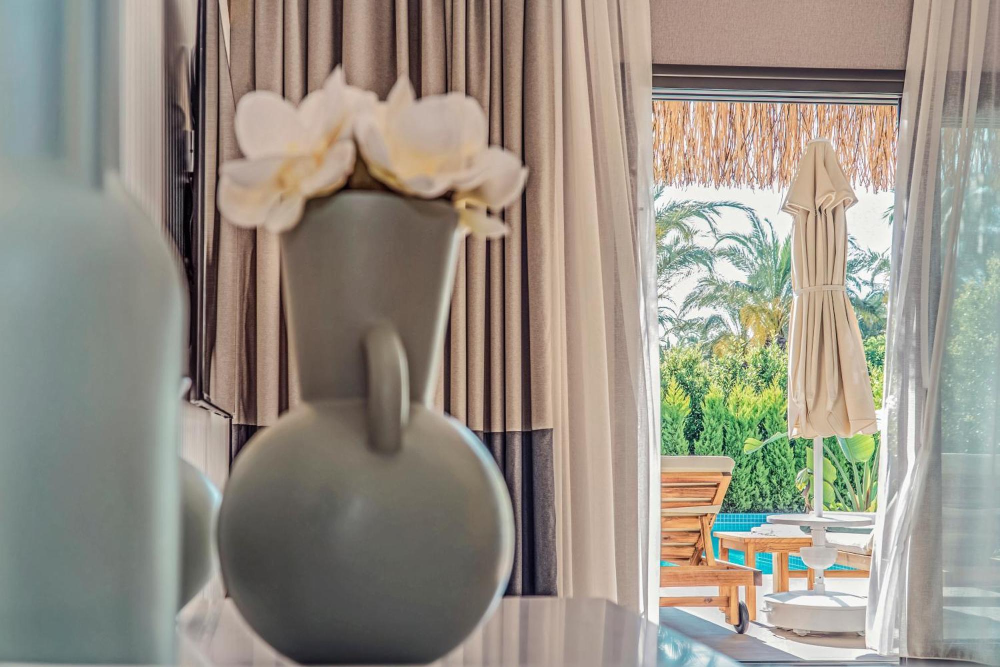 Royal Wings Otel 5*
